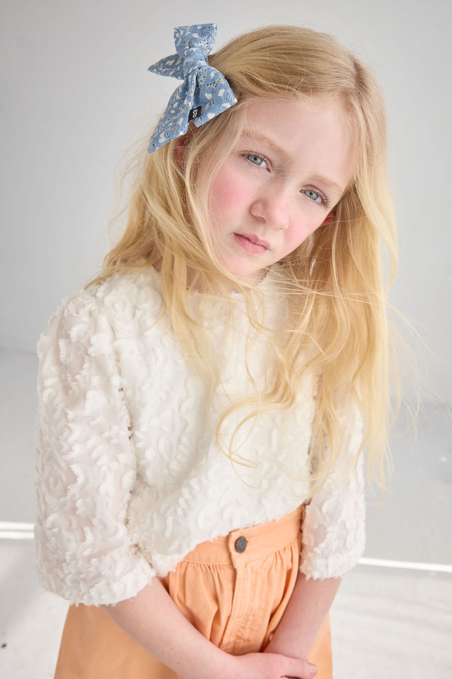 CHANTILLY PETITE BOW