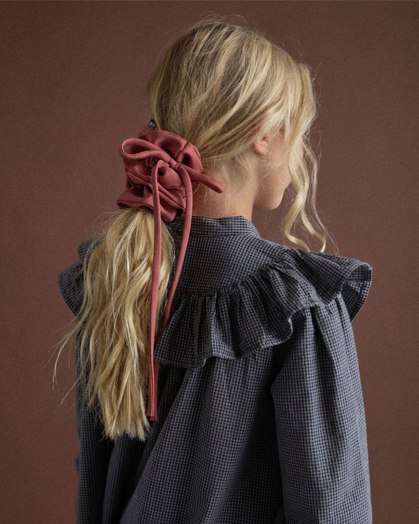 ETA 9/2 // LUSTRE SCRUNCHIE