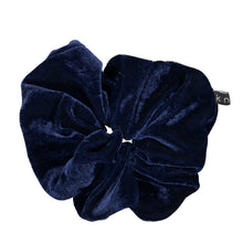 Load image into Gallery viewer, VELVET SCRUNCHIE AW23 - KNOT Hairbands