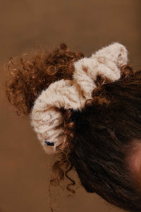 FLORAL KNIT SCRUNCHIE AW23 - KNOT Hairbands