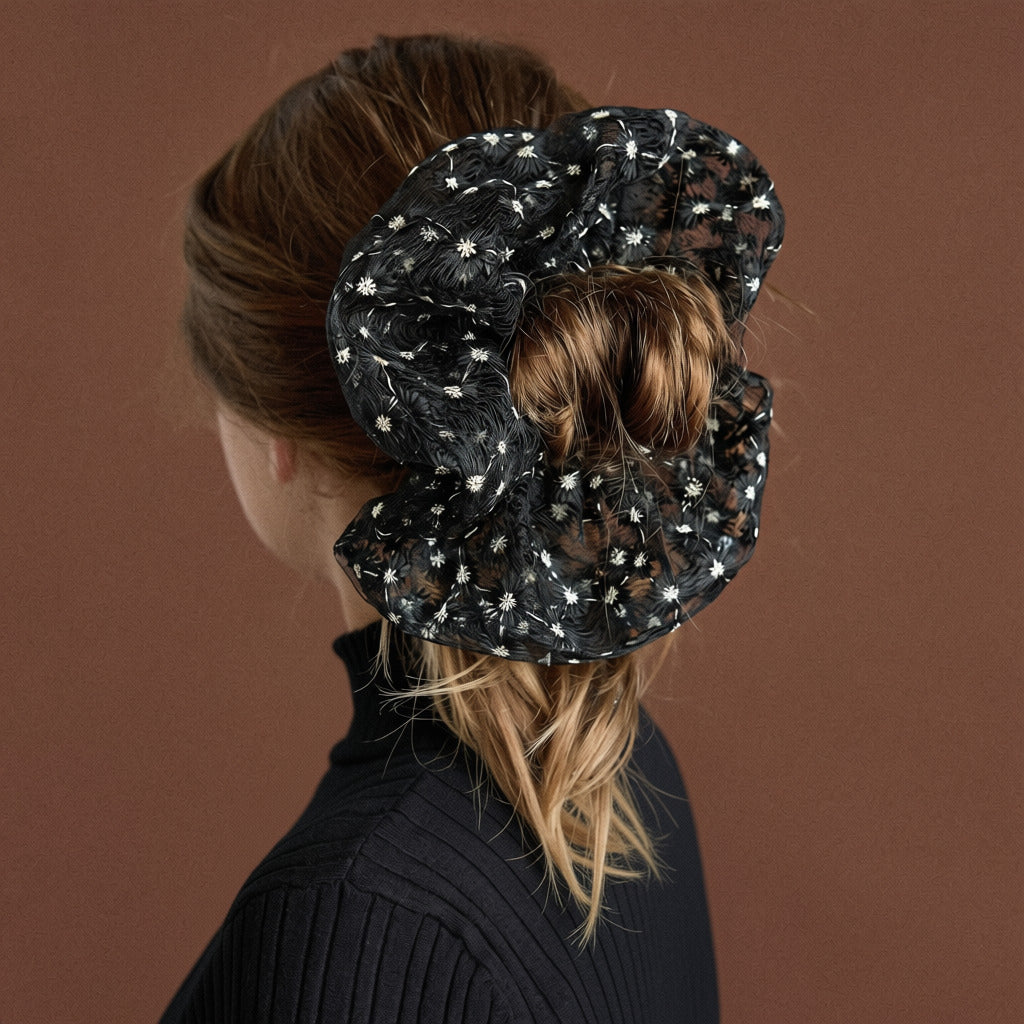 PETAL NEST JUMBO SCRUNCHIE